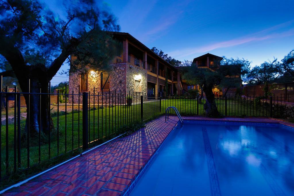 لوسار دي لافيرا Hotel Rural La Covacha المظهر الخارجي الصورة